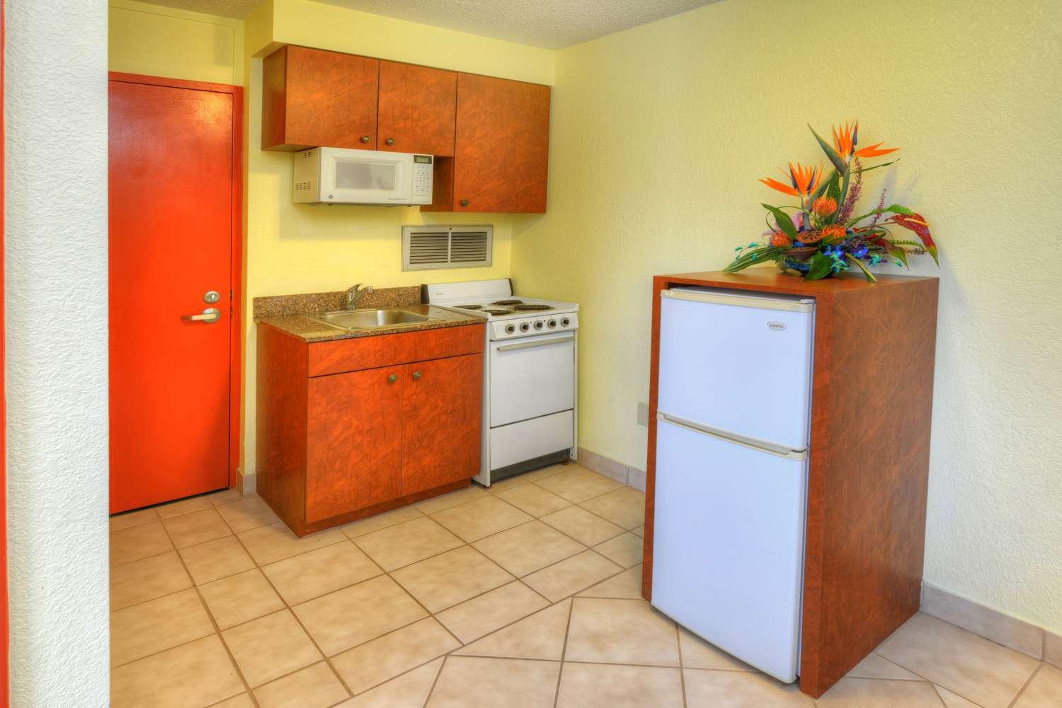 Best Western Aku Tiki Inn Daytona Beach Ngoại thất bức ảnh